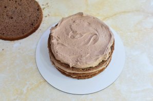 Шоколадный слоеный торт