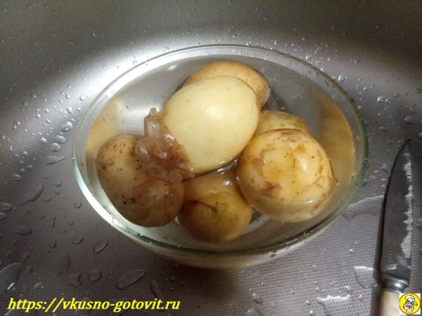 
			Картофель по-деревенски в домашних условиях. Как приготовить вкусную домашнюю картошку		