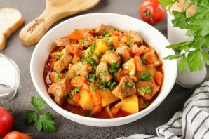 Свинина с картошкой в мультиварке Свинина с картошкой в мультиварке