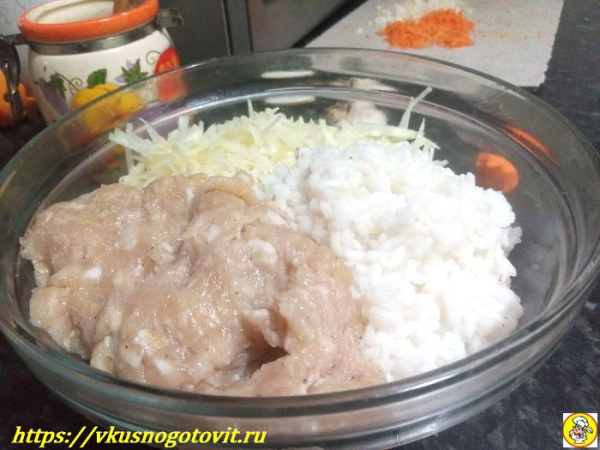 Ленивые голубцы с капустой рисом и фаршем в духовке
Ленивые голубцы с капустой рисом и фаршем в духовке