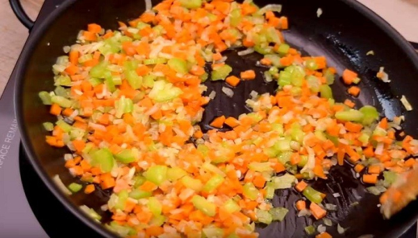 
			Индейка в духовке целиком &mdash; 5 рецептов приготовления сочной и мягкой индейки		