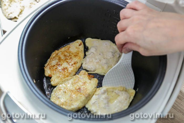 Рубленые котлеты из куриной грудки в мультиварке