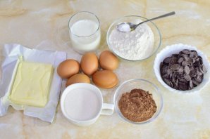 Шоколадный слоеный торт