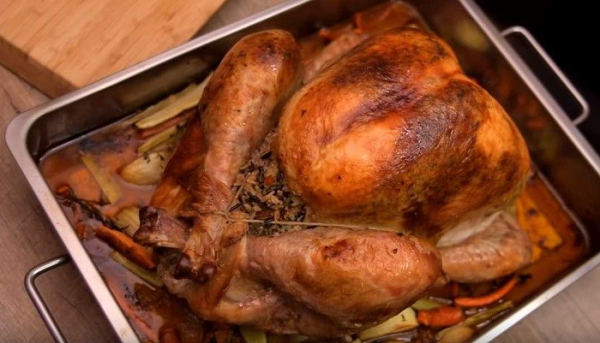 
			Индейка в духовке целиком &mdash; 5 рецептов приготовления сочной и мягкой индейки		