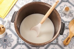 Кукурузная каша на молоке в мультиварке