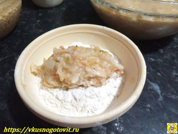 Ленивые голубцы с капустой рисом и фаршем в духовке
Ленивые голубцы с капустой рисом и фаршем в духовке