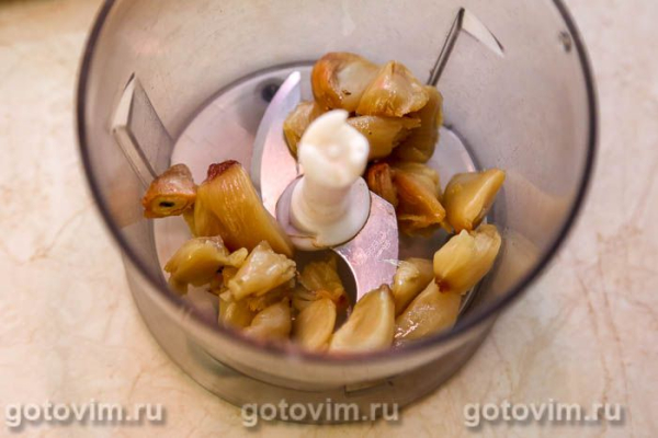 Хумус с печеным чесноком