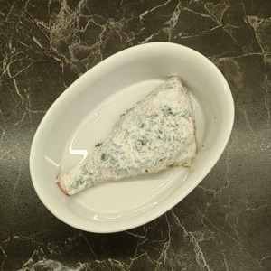 Морской окунь, запеченный в сметане