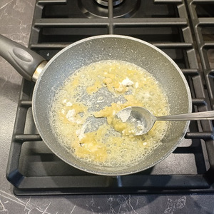 Запечённая белая рыба с сырным соусом Запечённая белая рыба с сырным соусом