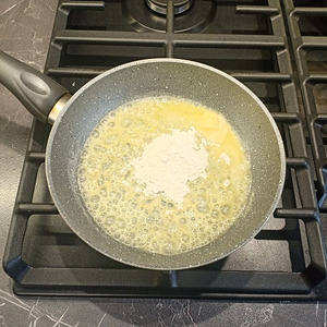 Запечённая белая рыба с сырным соусом Запечённая белая рыба с сырным соусом