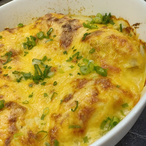 Запечённая белая рыба с сырным соусом Запечённая белая рыба с сырным соусом