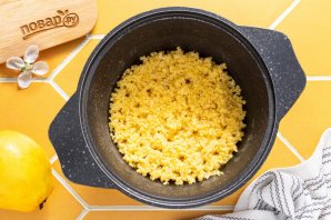 Пшенная каша с айвой