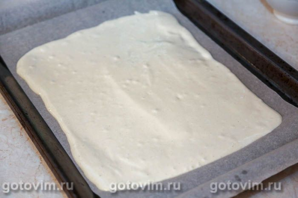 Рулет из кокосового бисквита с творожной начинкой и облепиховым желе