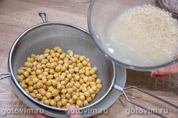 Плов со свининой и нутом в мультиварке