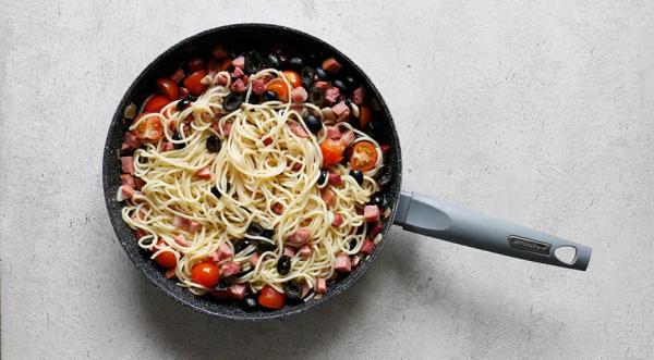 Макароны с колбасой и помидорами, пошаговый рецепт с фото на 936 ккал Макароны с колбасой и помидорами, пошаговый рецепт с фото на 936 ккал