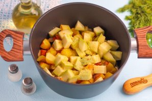 Рагу из кабачков и картофеля