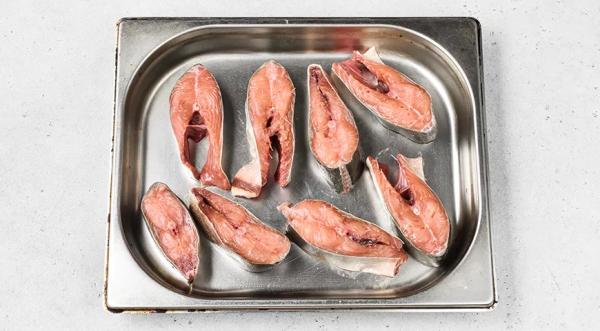 Стейк из кеты на сковороде, пошаговый рецепт с фото на 457 ккал