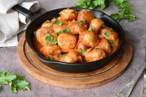 Рыбные "Польпетте" в соусе с овощами