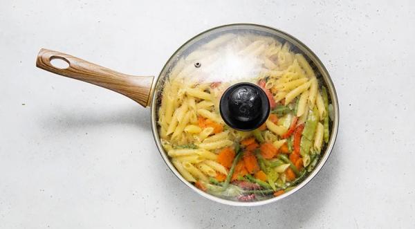 Макароны с замороженными овощами, пошаговый рецепт с фото на 447 ккал