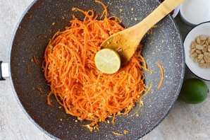 Постный салат из моркови