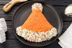 Салат "Шапочка Деда Мороза"