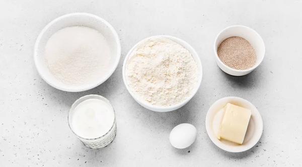 Пышные плюшки на кефире, пошаговый рецепт с фото на 1040 ккал