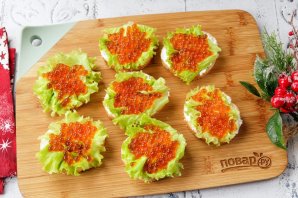 Бутерброды с красной икрой на Новый Год Бутерброды с красной икрой на Новый Год