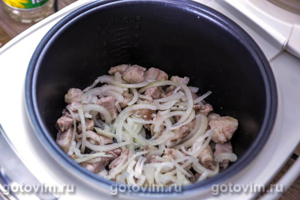 Бигус с квашеной капустой в мультиварке