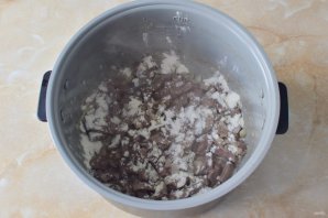 Бефстроганов в мультиварке Бефстроганов в мультиварке