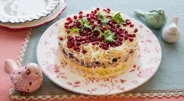 Салат &laquo;Женский каприз&raquo;, пошаговый рецепт с фото на 469 ккал