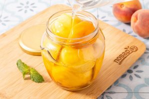 Консервированные персики