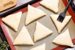 Пирожки с солеными грибами