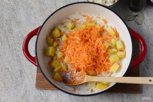 Овощное рагу с картофелем и капустой Овощное рагу с картофелем и капустой