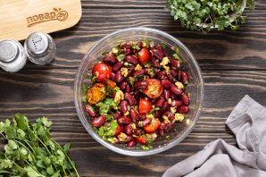 Постный салат с красной фасолью Постный салат с красной фасолью