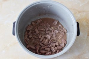 Бефстроганов в мультиварке Бефстроганов в мультиварке