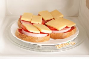 Горячие бутерброды в микроволновке