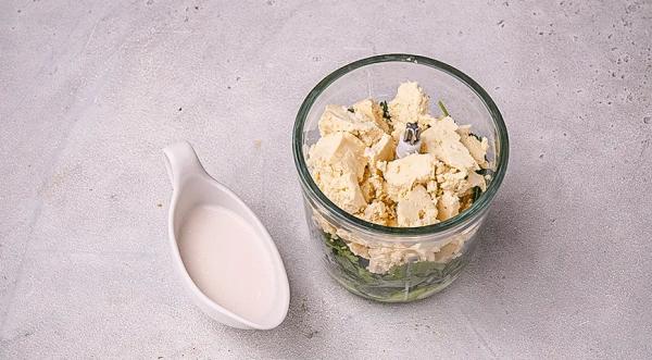 Постный соус из сыра тофу с зеленью, пошаговый рецепт с фото на 40 ккал