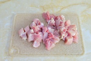 Феттуччине с жареным куриным филе и соусом "Песто"