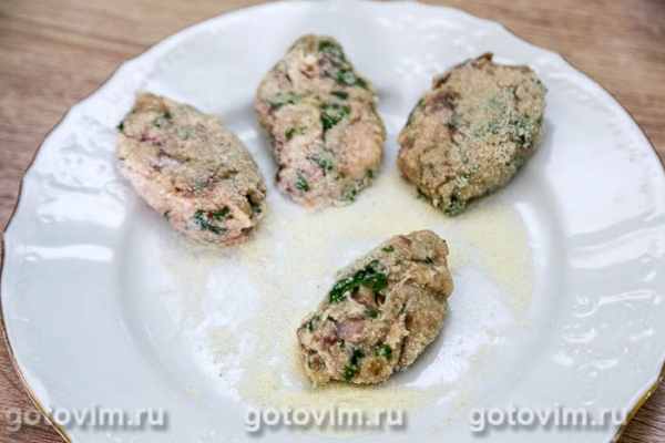 Котлеты из скумбрии с манкой (в мультиварке)