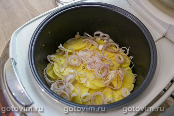 Гратен из картофеля с луком-шалот в мультиварке