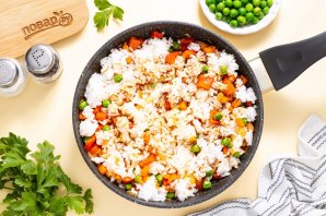 Рис по-тайски с овощами Рис по-тайски с овощами
