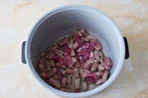 Бефстроганов в мультиварке Бефстроганов в мультиварке