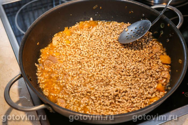 Перловка с мясом и тыквой