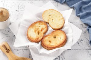 Гренки с молоком и яйцом Гренки с молоком и яйцом