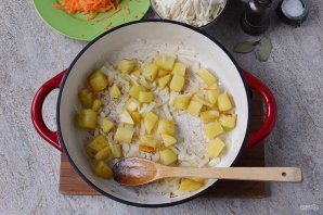 Овощное рагу с картофелем и капустой Овощное рагу с картофелем и капустой