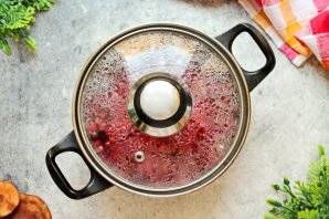 Брусничный компот