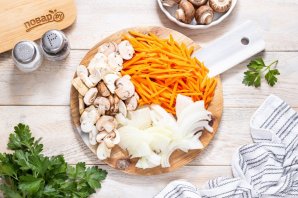 Солянка с шампиньонами на зиму