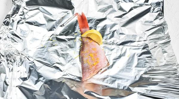 Окунь, запеченный в фольге, пошаговый рецепт с фото на 1189 ккал