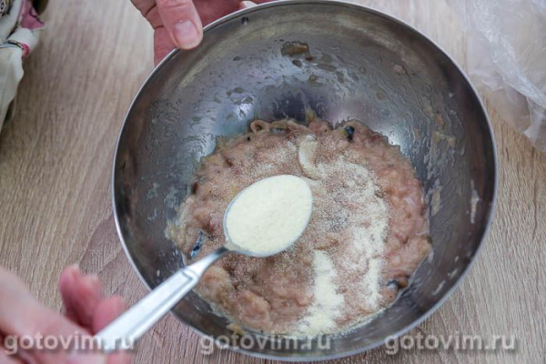 Котлеты из скумбрии с манкой (в мультиварке)