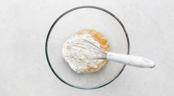 Капустные оладьи с сыром, пошаговый рецепт с фото на 399 ккал